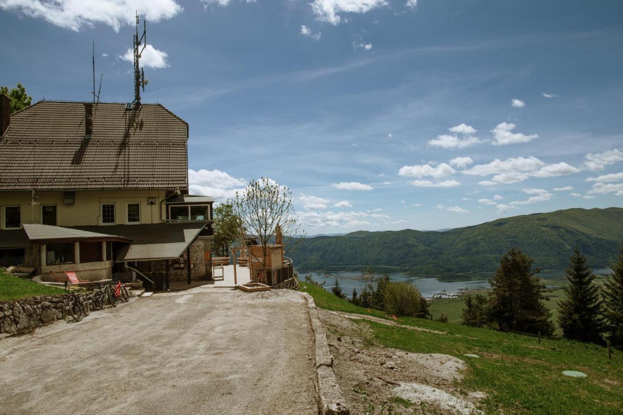 Bed and Breakfast Dom Na Slivnici Cerknica Exteriér fotografie